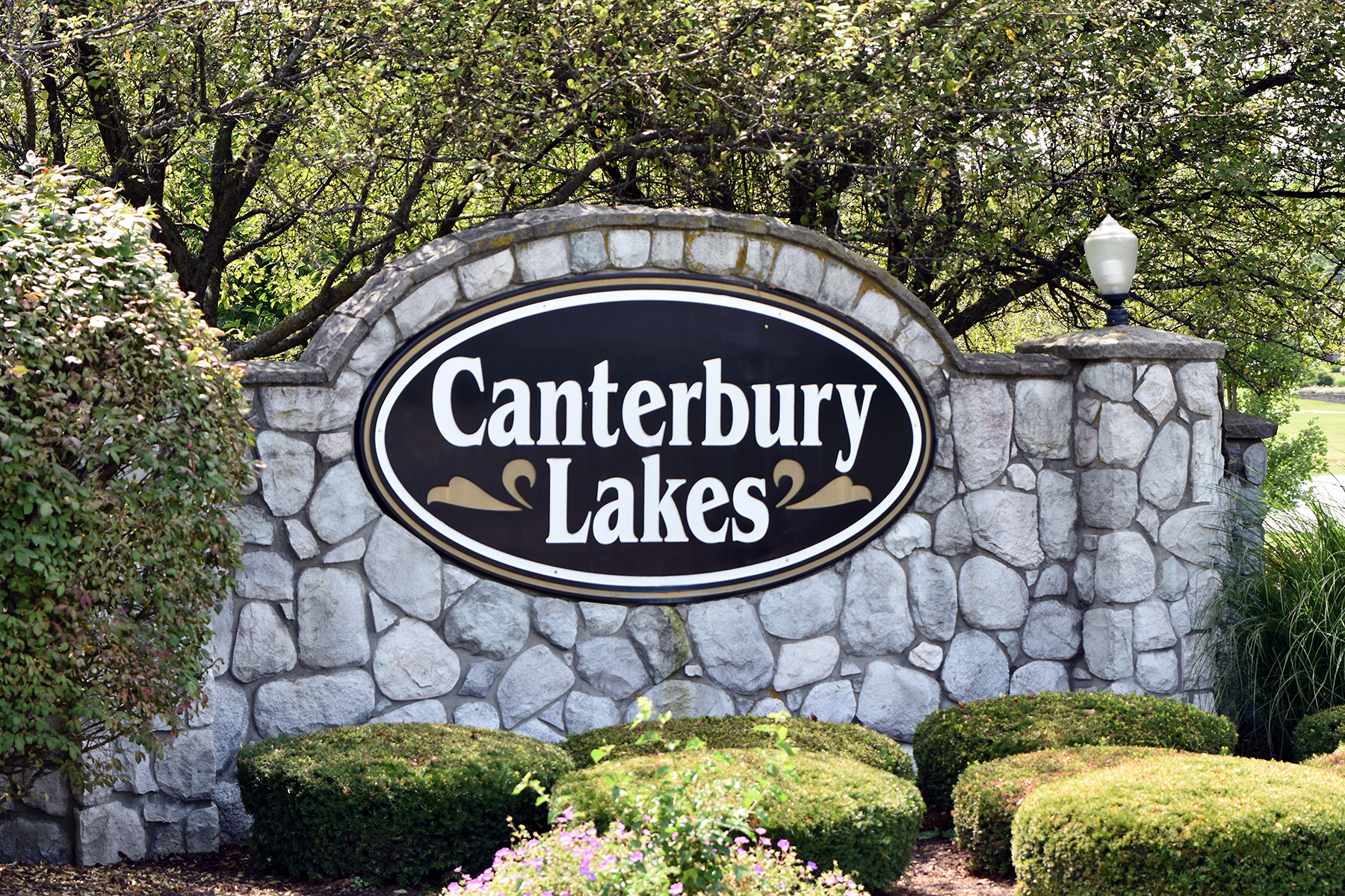 photo of canterbury lakes entrance sign